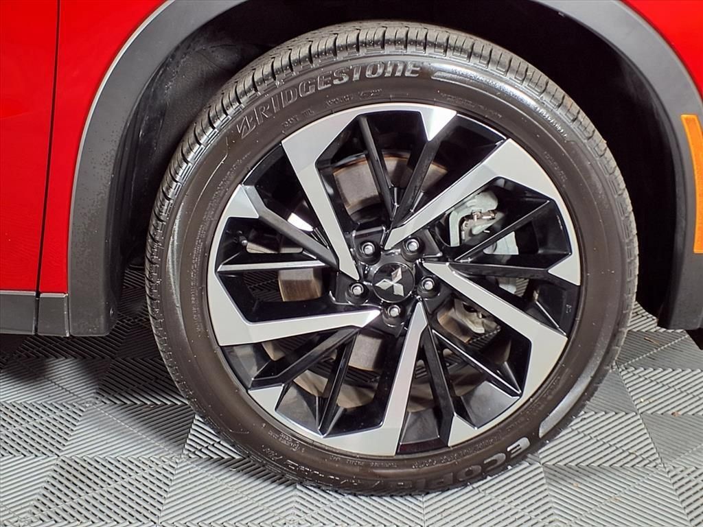 Used 2024 Mitsubishi Outlander SE AWD/4WD image 34