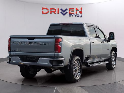 Used 2026 Chevrolet Silverado 2500 LTZ w/ LTZ Convenience Package AWD/4WD image 6