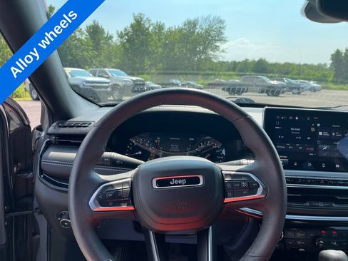 Used 2023 Jeep Compass Latitude w/ Convenience Group AWD/4WD image 15