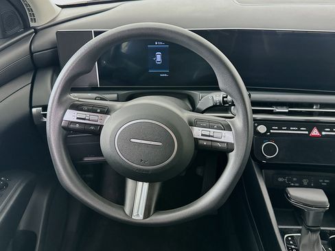 Used 2025 Hyundai Tucson SEL FWD image 18