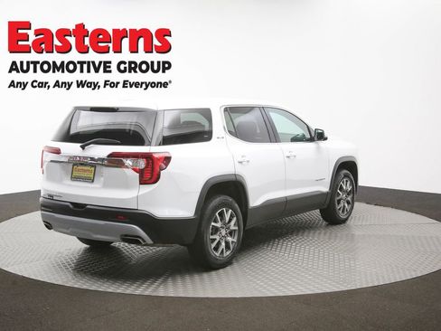 Used 2022 GMC Acadia SLE image 42