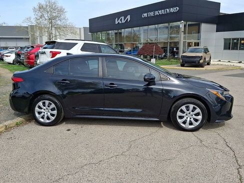 Used 2022 Toyota Corolla LE image 7