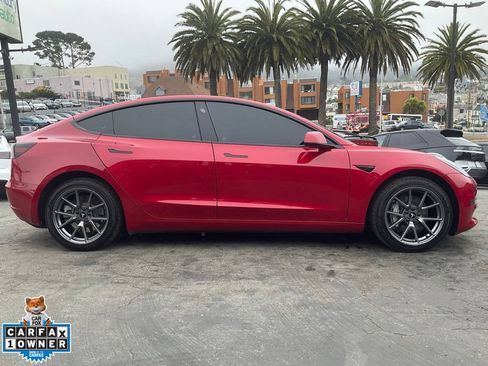 Used 2023 Tesla Model 3 Standard Range RWD image 3