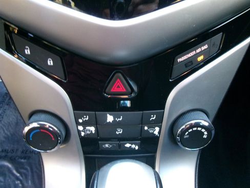 Used 2014 Chevrolet Cruze LT w/ Enhanced Safety Package image 34