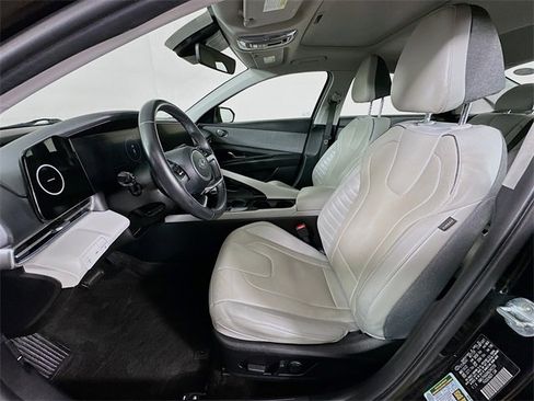 Used 2022 Hyundai Elantra Limited image 27