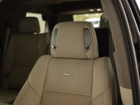 New 2025 Cadillac Escalade Premium Luxury Platinum image 30