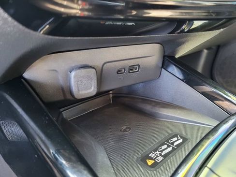 Used 2024 Chevrolet Trax ACTIV w/ Sunroof Package image 16