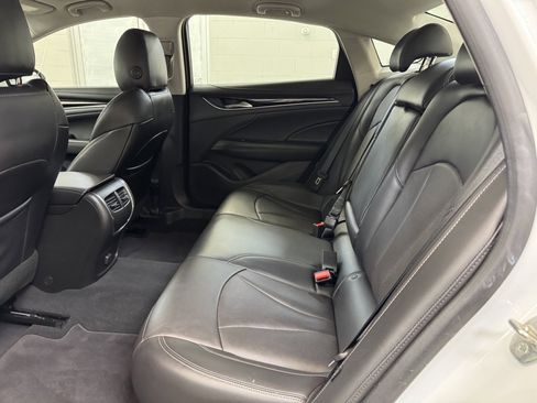 Used 2019 Buick LaCrosse Essence image 18