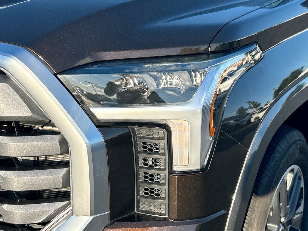 Used 2023 Toyota Tundra Limited w/ Power Package RWD image 13
