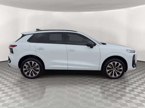 New 2026 Audi Q3 quattro 2.0T w/ Driver Assistance Package AWD/4WD image 8