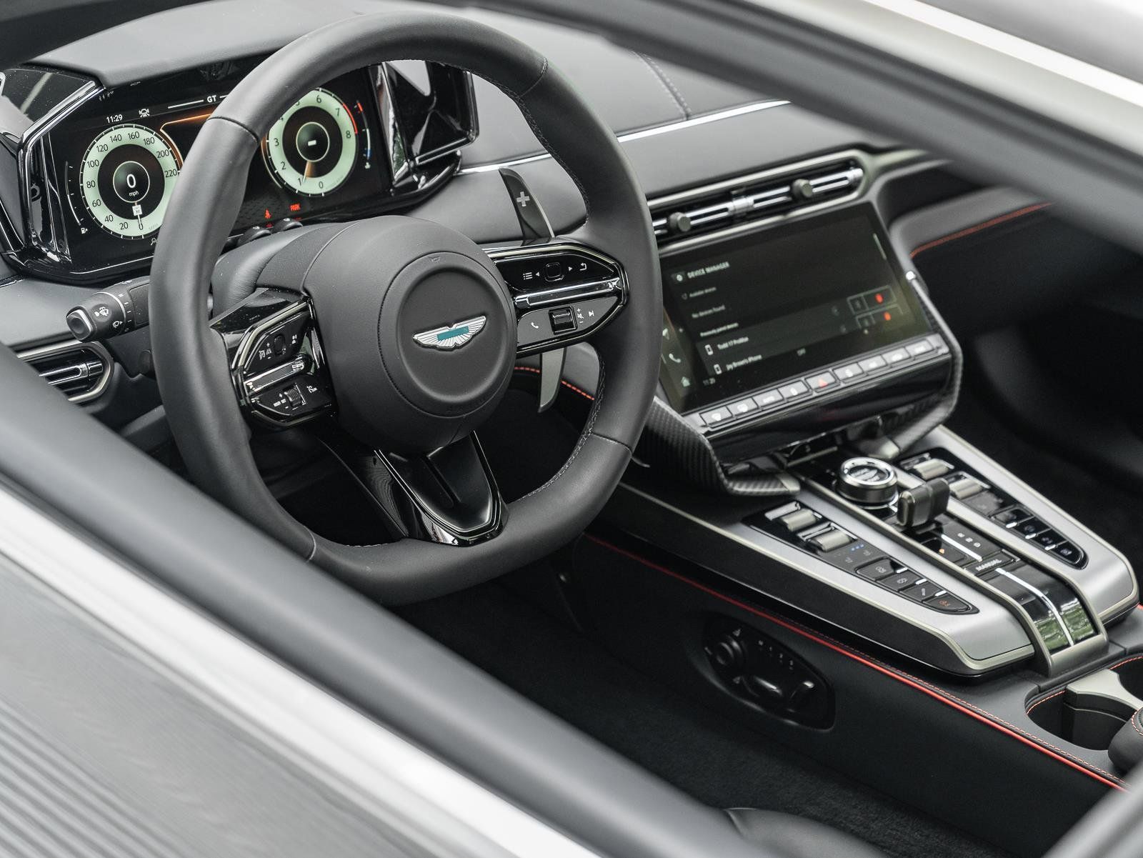 Used 2025 Aston Martin Vanquish RWD image 16