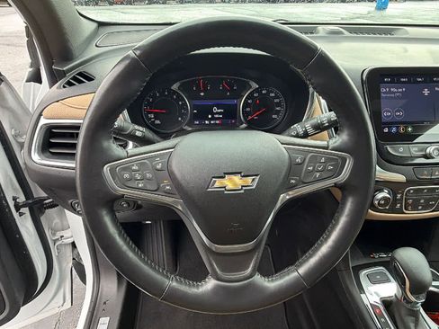 Used 2022 Chevrolet Equinox Premier image 18