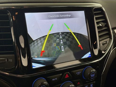 Used 2021 Jeep Grand Cherokee Trailhawk AWD/4WD image 17