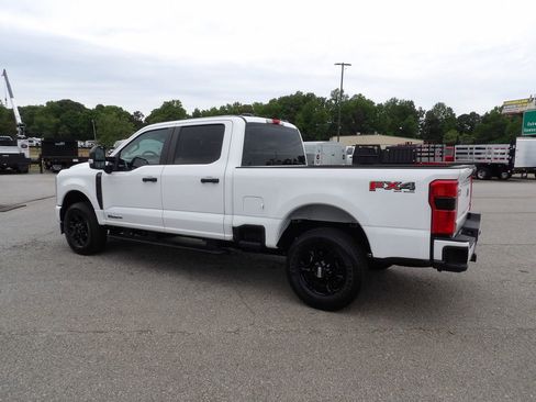 Used 2024 Ford F250 XL w/ STX Appearance Package AWD/4WD image 4