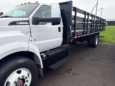 New 2027 Ford F650 2WD Regular Cab Super Duty image 2