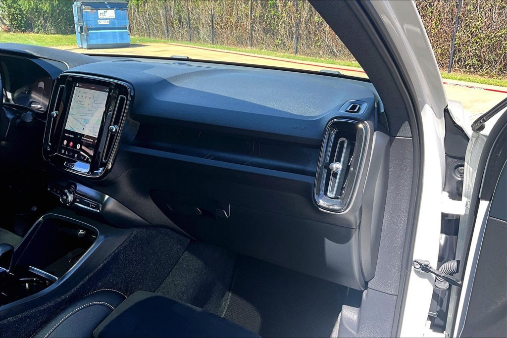 Used 2023 Volvo C40 P8 Recharge Plus AWD/4WD image 21