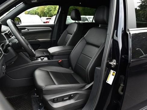 Used 2023 Volkswagen Atlas Cross Sport SE w/ Panoramic Sunroof Package AWD/4WD image 19