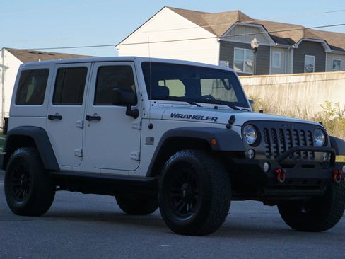 Used 2016 Jeep Wrangler Unlimited Sport AWD/4WD image 3