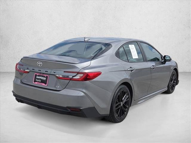 Used 2025 Toyota Camry SE FWD image 5