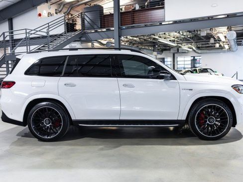 Used 2025 Mercedes-Benz GLS 63 AMG 4MATIC image 7