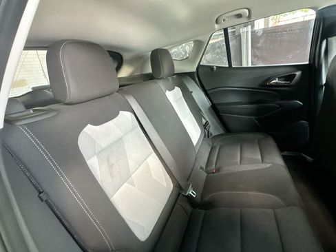 Used 2025 Chevrolet Trax LS FWD image 26