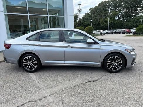 Used 2026 Volkswagen Jetta Sport FWD image 2