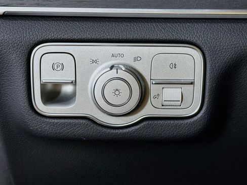 Used 2025 Mercedes-Benz GLE 350 4MATIC image 11