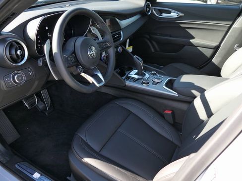 New 2025 Alfa Romeo Giulia AWD image 11
