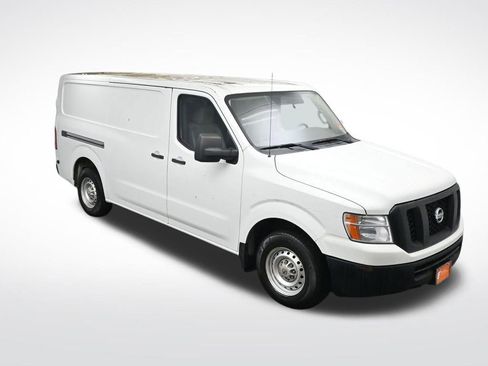 Used 2014 Nissan NV 2500 S image 27