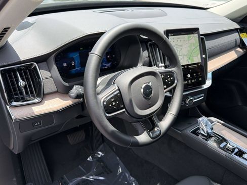 New 2026 Volvo XC90 B5 Core w/ Protection Package AWD/4WD image 4
