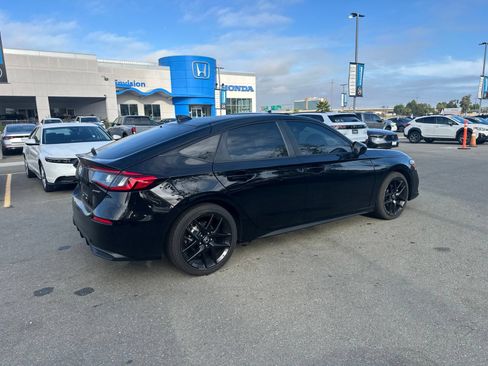 Used 2023 Honda Civic Sport image 3