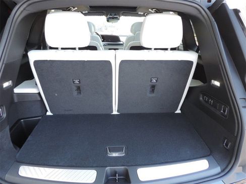 New 2026 Cadillac Vistiq Luxury image 15