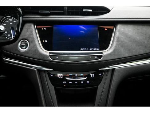 Certified 2022 Cadillac XT5 Premium Luxury FWD image 15