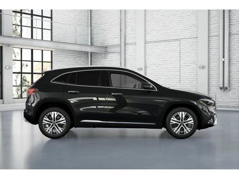 New 2026 Mercedes-Benz GLA 250 4MATIC image 2