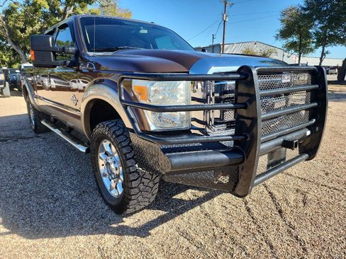 Used 2011 Ford F250 Lariat w/ Lariat Ultimate Pkg image 1