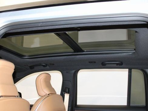 Used 2024 Jeep Grand Cherokee Summit image 12