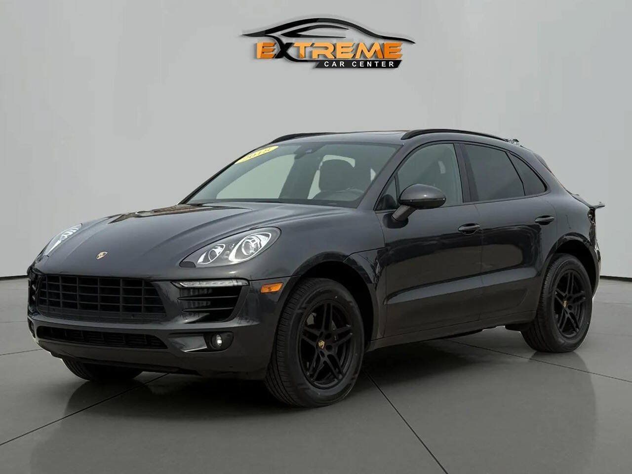 Used 2018 Porsche Macan AWD/4WD image 2