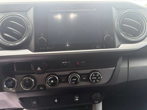 Used 2016 Toyota Tacoma TRD Sport w/ Towing Package AWD/4WD image 18
