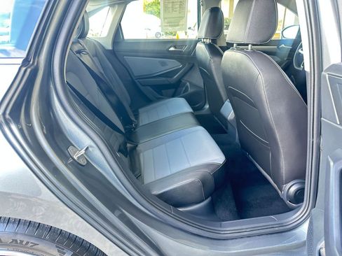 Used 2025 Volkswagen Jetta SE image 27