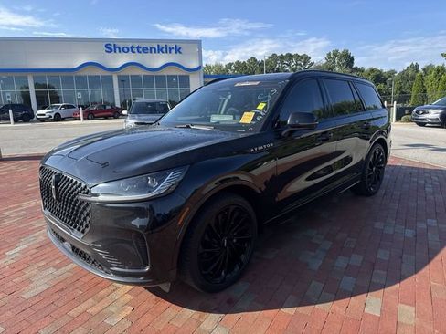 Used 2025 Lincoln Aviator Reserve w/ Luxury Package RWD image 1