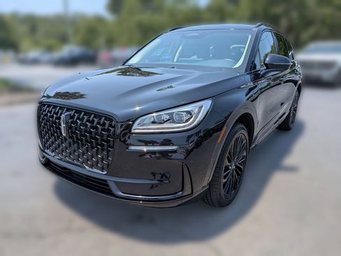 Used 2023 Lincoln Corsair Reserve w/ Equipment Group 201A AWD/4WD image 9