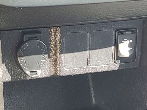 Used 2016 Toyota Corolla LE image 30