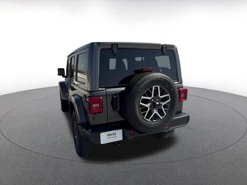 Used 2025 Jeep Wrangler Sahara image 14