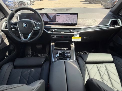 New 2026 BMW X5 xDrive50e image 31