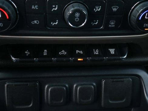 Used 2016 GMC Sierra 3500 Denali w/ Duramax Plus Package image 38