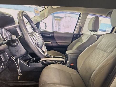 Used 2019 Toyota Tacoma SR5 image 7
