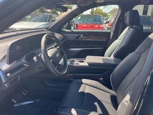 New 2026 Cadillac Vistiq Luxury AWD/4WD image 10