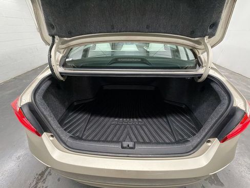 Used 2018 Honda Accord LX image 23