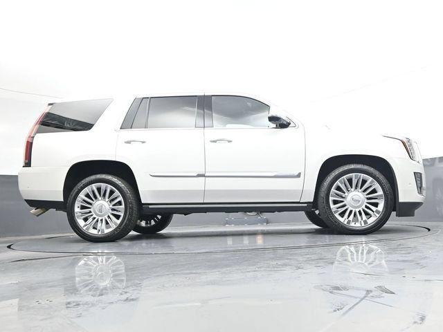 Used 2017 Cadillac Escalade Platinum AWD/4WD image 31