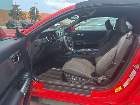 Used 2015 Ford Mustang Convertible w/ Equipment Group 051A RWD image 10
